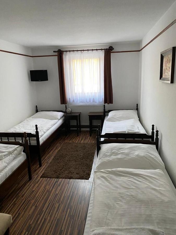 M汽车旅馆 马拉茨基 外观 照片