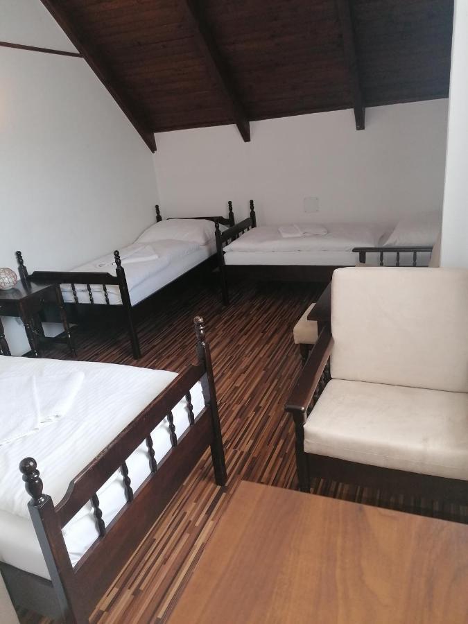 M汽车旅馆 马拉茨基 外观 照片